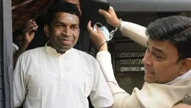 விழி பிதுங்கி நிற்கும் பிள்ளையான்